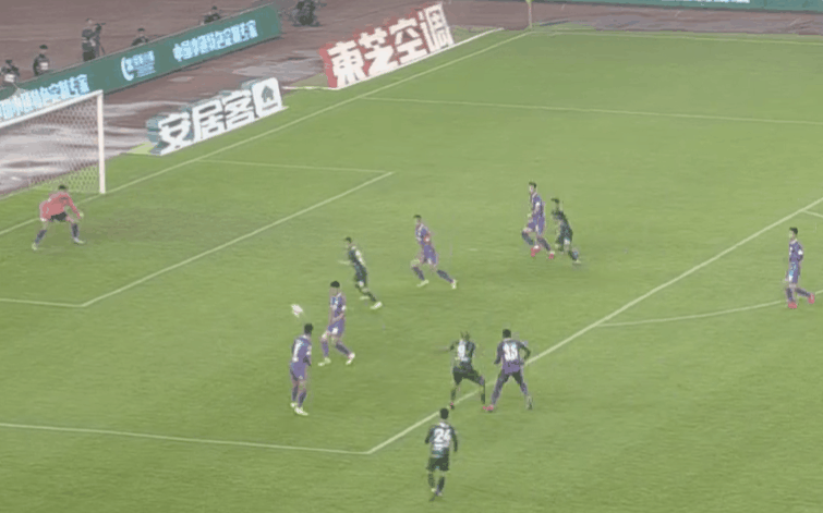 新人表现抢镜，帮助球队逆转比赛的简单介绍